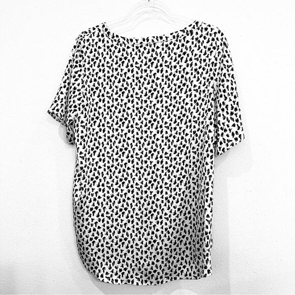 Banana Republic Black + White Abstract Print Short Sleeve Blouse - Large - Picture 6 of 10